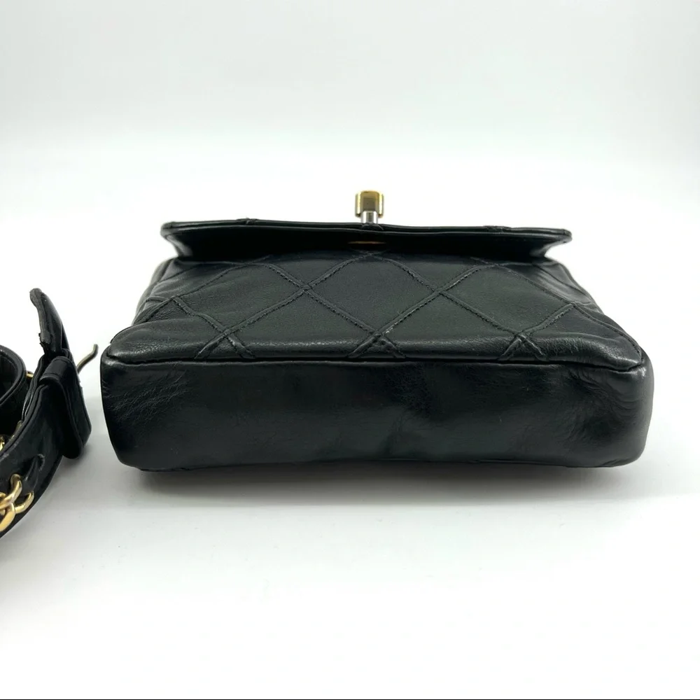 ✈️sold✈️Chanel Black Gold Bag Bum bag Belt - Picture 8 of 16